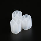 Meios plásticos dos meios de filtro de Biocell da lagoa de Koi bio 6 furos com HDPE branco da cor e do Virgin