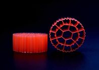Meios de filtro K3 plásticos materiais do HDPE do Virgin dos meios de filtro da lagoa de peixes da cor vermelha