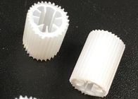 Meios de filtro plásticos materiais dos QUADRIS de MBBR com tamanho 5mm x 10mm e cor branca