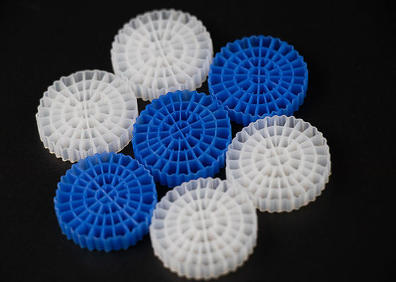 comprar MBBR de plástico flutuante K5 Bio Filter Media Área de superfície elevada para esgoto online manufacture