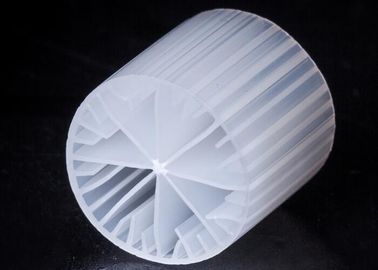Material branco alto 15*15MM do HDPE do Virgin da cor dos meios de filtro da área de superfície MBBR