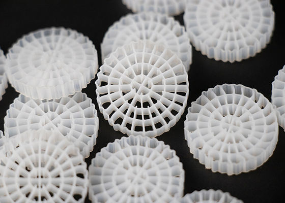 Cor Branca MBBR Bio Media Material virgem HDPE K5 Para Tratamento de Águas Residuais