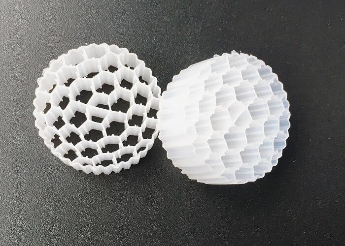 Biotubos de célula ativa MBBR Filtros de plástico Medios Brancos Cores 800m2/m3