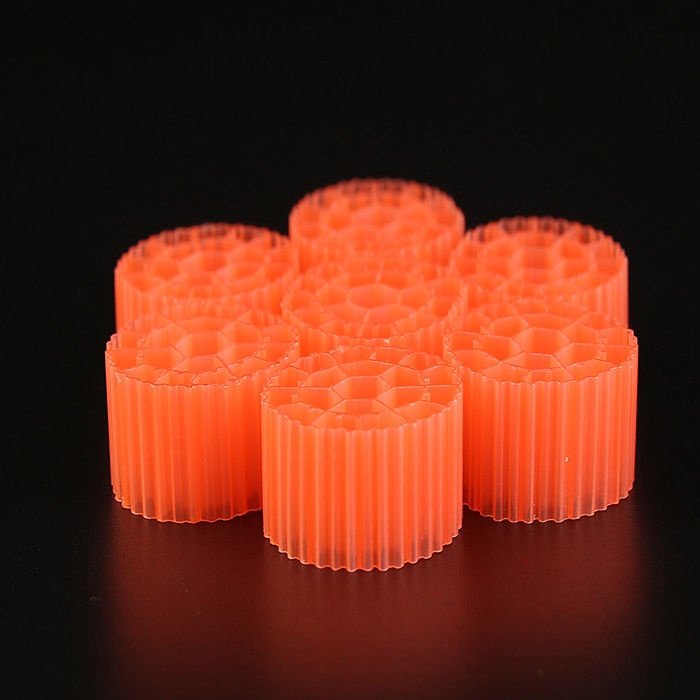 MBBR Biofilter Media Filtro de plástico 0,96 - 0,98 g/cm3 Densidade e cor branca