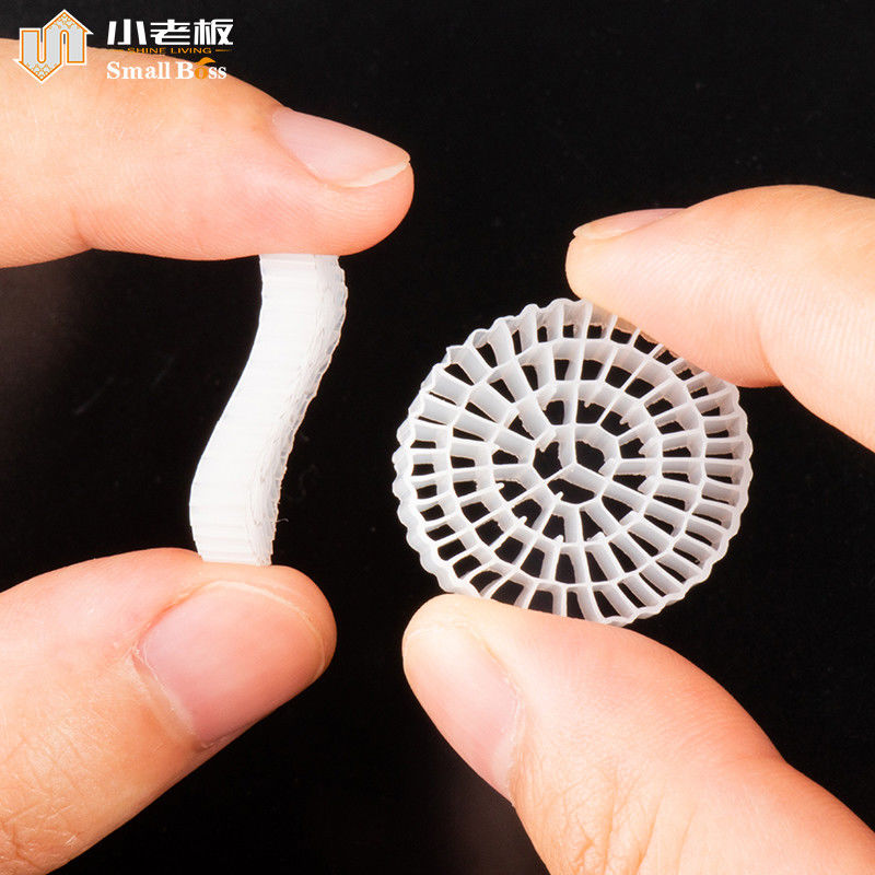 Mbbr Aquarium Filter PE plástico Material 1600M2/M3 para piscicultura