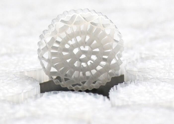 Medios de filtragem HDPE Kaldnes para lagoas Biocélulas Tecnologia MBBR Resistência a impactos