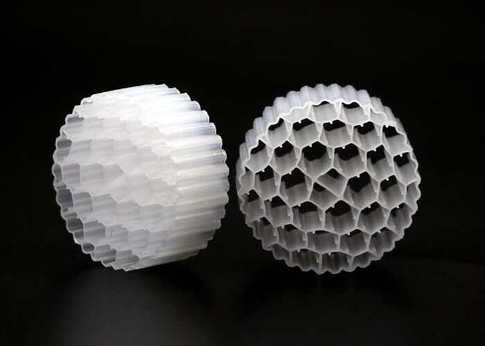 Reator de biofilme de cama móvel MBBR Carrier Bio Balls para tratamento químico de água