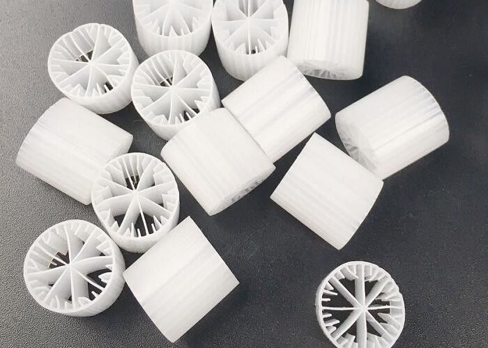 Tratamento de água de tanque anaeróbico ecológico MBBR Bio Media 15*15mm Grande área de superfície