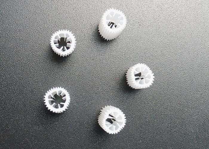 Hdpe Industrial Filter Media HIPS Material 5*5mm Tamanho Certificação SGS Cor personalizada