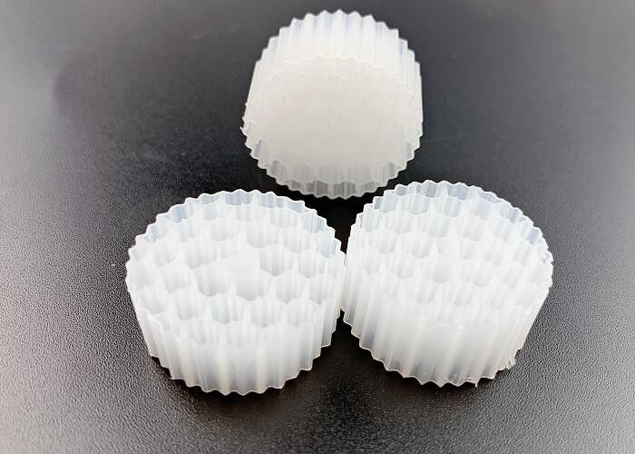 Excelente filme de velocidade suspenso de biomassa MBBR Kaldnes Filter Media