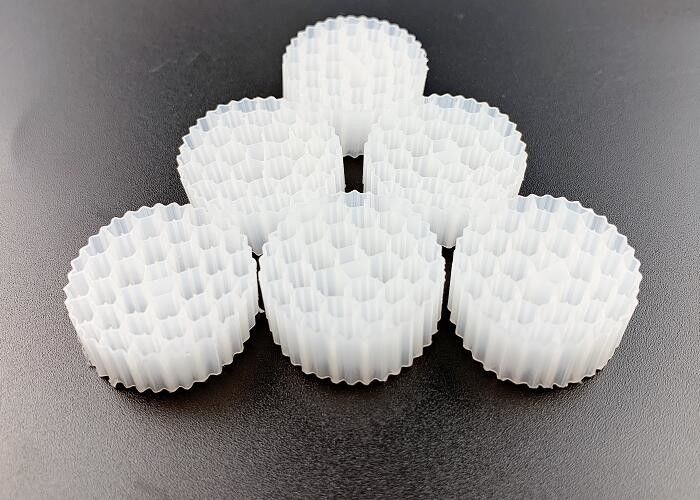 Excelente filme de velocidade suspenso de biomassa MBBR Kaldnes Filter Media