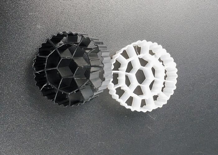 MBBR de plástico Bio Media HDPE K3 Aquapônica Filtro Media 500 m2/m3 fda material seguro biopipe biocelular bolas