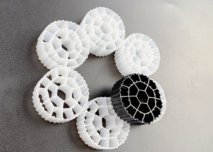 MBBR de plástico Bio Media HDPE K3 Aquapônica Filtro Media 500 m2/m3 fda material seguro biopipe biocelular bolas