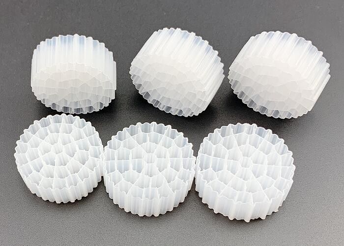 Medios de filtragem PE37 de cor branca HDPE K1 para melhorar a qualidade da água