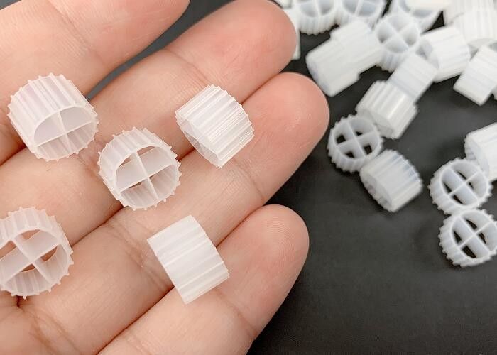 11*7mm MBBR Bio Filter Media K1 com cor branca e material virgem HDPE