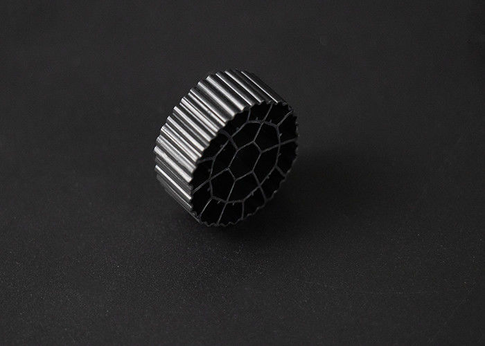 Material virgem de HDPE MBBR Filtro Media Biofiltro 25mm X12mm Tamanho 600 m2/m3 Área de superfície
