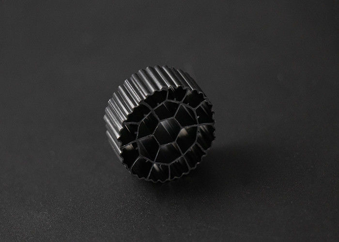 Material virgem de HDPE MBBR Filtro Media Biofiltro 25mm X12mm Tamanho 600 m2/m3 Área de superfície