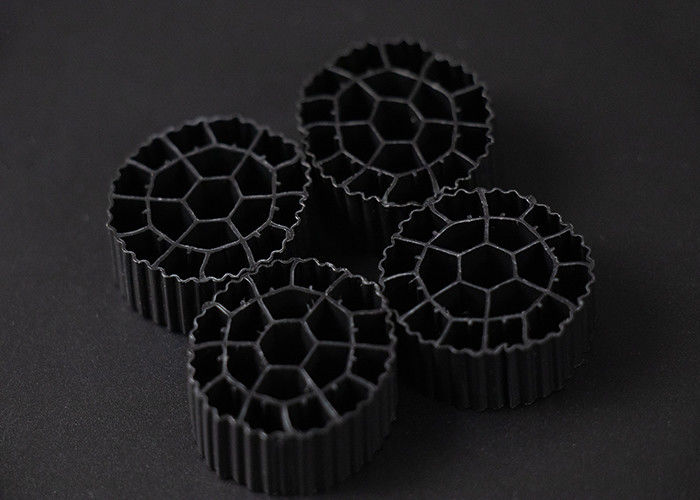 25 mm X 10 mm Tamanho Filtro de plástico Media virgem Material HDPE MBBR Bio Bolas