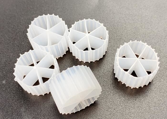 PE04 Grande área de superfície Branco Cores MBBR Bio Media 6 Quartos 800m2/M3