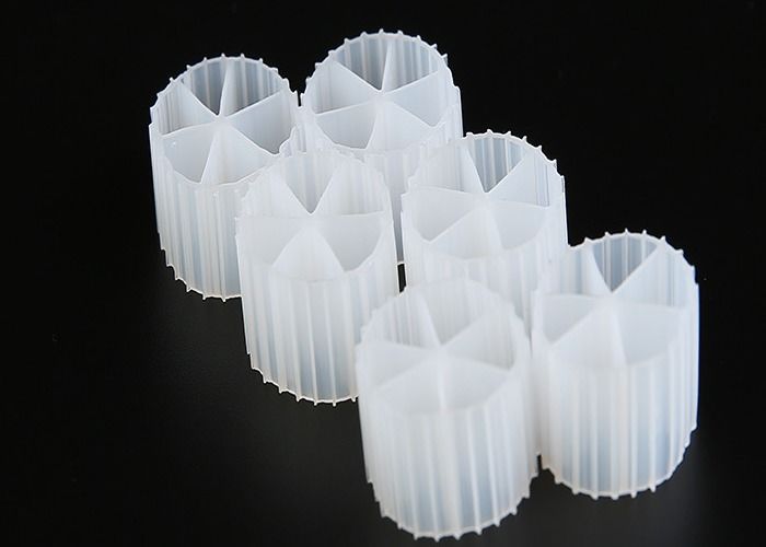 Piscinas de peixe MBBR Bio Media K1 Cama móvel Filtro de cama virgem Material HDPE 85% Porosidade