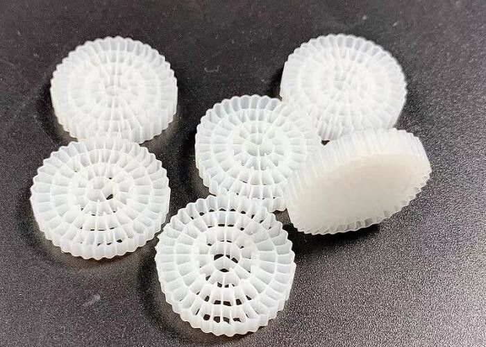 Filtro biológico portador de HDPE Mbbr para piscinas de piscicultura 25x4MM
